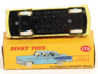 Lot 605 - DINKY TOYS (GB) (1)