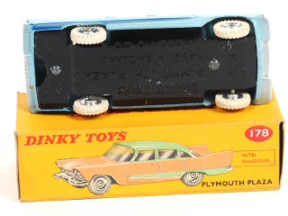 Lot 604 - DINKY TOYS (GB) (1)