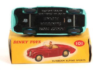 Lot 582 - DINKY TOYS (GB) (1)