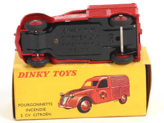 Lot 430 - DINKY TOYS (FRANCE) (1)