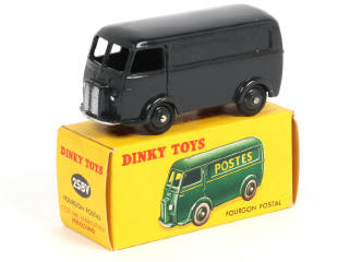 Lot 517 - DINKY TOYS (FRANCE) (1)