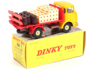 Lot 535 - DINKY TOYS (FRANCE) (1)