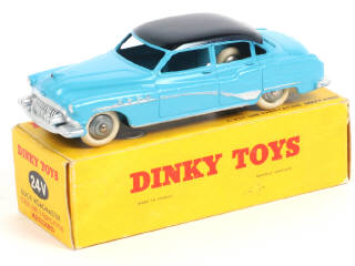 Lot 440 - DINKY TOYS (FRANCE) (1)