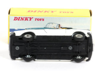 Lot 462 - DINKY TOYS (FRANCE) (1)