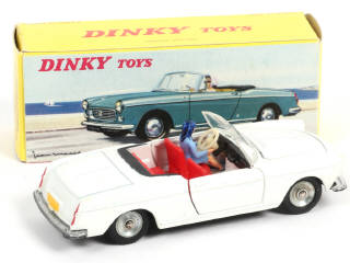Lot 462 - DINKY TOYS (FRANCE) (1)