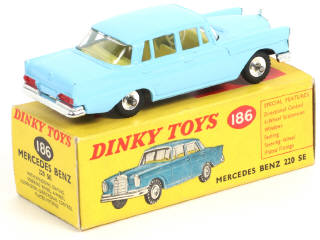 Lot 615 - DINKY TOYS (GB) (1)