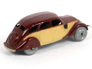 Lot 361 - DINKY TOYS (FRANCE) (1)