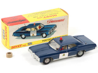 Lot 622 - DINKY TOYS (GB) (1)