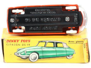Lot 403 - DINKY TOYS (FRANCE) (1)