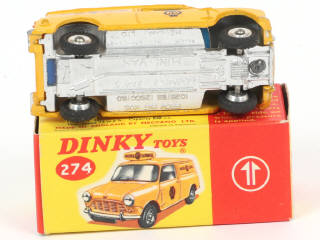 Lot 629 - DINKY TOYS (GB) (1)