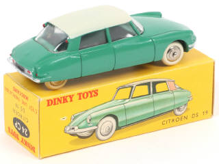 Lot 401 - DINKY TOYS (FRANCE) (1)