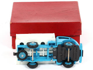 Lot 527 - DINKY TOYS (FRANCE) (1)