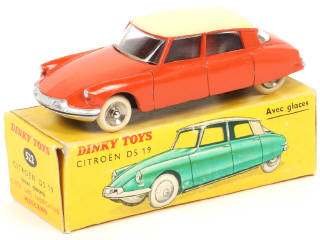 Lot 404 - DINKY TOYS (FRANCE) (1)