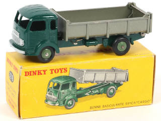 Lot 531 - DINKY TOYS (FRANCE) (1)