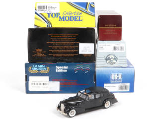 Lot 142 - DIVERS (6)