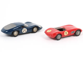 Lot 122 - DIVERS (2)