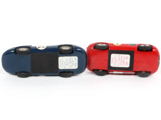 Lot 122 - DIVERS (2)