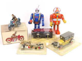 Lot 78 - DIVERS (6)