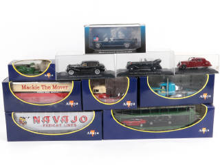 Lot 147 - DIVERS (10)