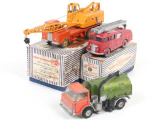 Lot 326 - DINKY TOYS (GB) (3)