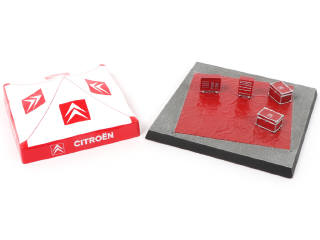 Lot 266 - DIVERS (14)