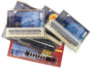 Lot 262 - DIVERS (11)