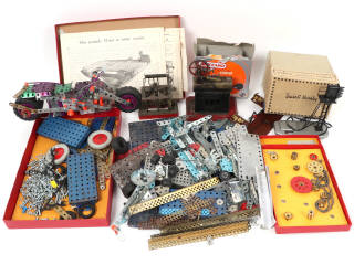 Lot 19 - MECCANO (FRANCE) (100)
