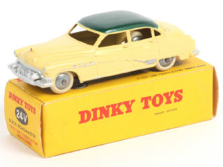 Lot 370 - DINKY TOYS (FRANCE) (1)
