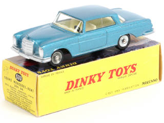 Lot 424 - DINKY TOYS (FRANCE) (1)