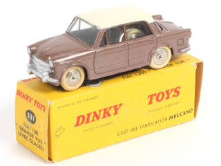 Lot 381 - DINKY TOYS (FRANCE) (1)