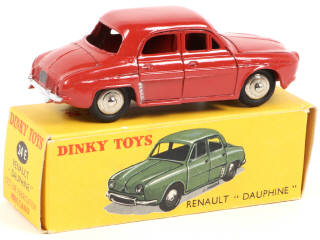 Lot 361 - DINKY TOYS (FRANCE) (1)