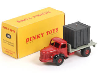 Lot 455 - DINKY TOYS (FRANCE) (1)