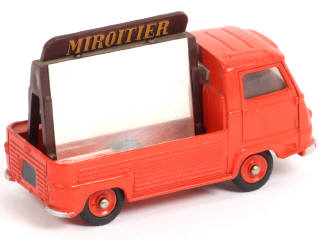 Lot 334 - DINKY TOYS (FRANCE) (1)