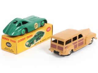 Lot 266 - DINKY TOYS (GB) (2)