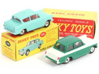 Lot 267 - DINKY TOYS (GB) (2)
