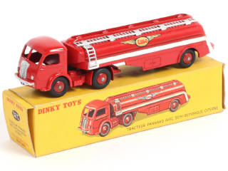 Lot 447 - DINKY TOYS (FRANCE) (1)