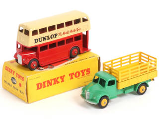 Lot 268 - DINKY TOYS (GB) (2)