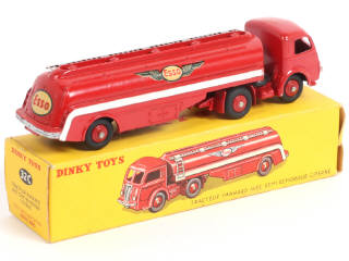 Lot 448 - DINKY TOYS (FRANCE) (1)