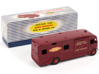 Lot 248 - DINKY TOYS (GB) (1)