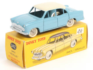 Lot 373 - DINKY TOYS (FRANCE) (1)