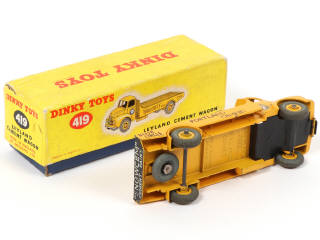 Lot 243 - DINKY TOYS (GB) (1)
