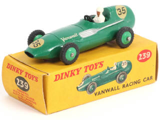 Lot 147 - DINKY TOYS (GB) (1)
