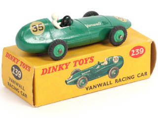 Lot 147 - DINKY TOYS (GB) (1)