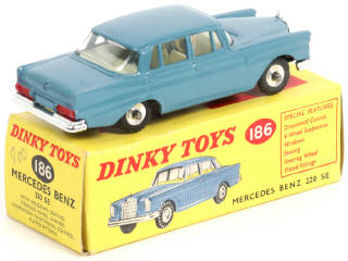 Lot 214 - DINKY TOYS (GB) (1)