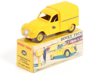 Lot 305 - DINKY TOYS (FRANCE) (1)