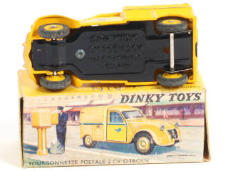 Lot 305 - DINKY TOYS (FRANCE) (1)