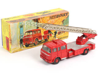 Lot 392 - DINKY TOYS (FRANCE) (1)
