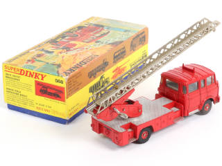 Lot 392 - DINKY TOYS (FRANCE) (1)