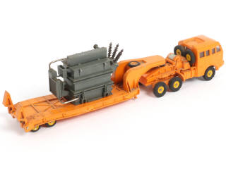 Lot 363 - DINKY TOYS (FRANCE) (1)