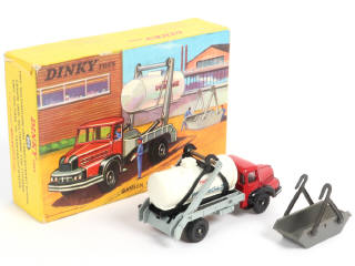 Lot 395 - DINKY TOYS (FRANCE) (1)
